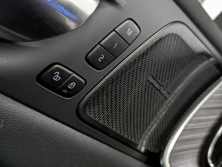 Volvo XC60 Recharge Inscription Expression 2022-23
