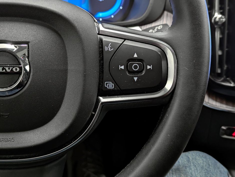 Volvo XC60 Recharge Inscription Expression 2022-19