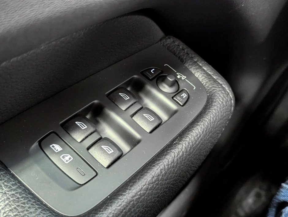 Volvo XC60 Recharge Inscription Expression 2022-24