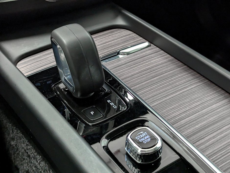 Volvo XC60 Recharge Inscription Expression 2022-16