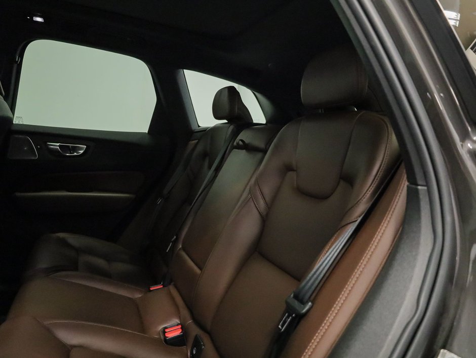 2022 Volvo XC60 B6 AWD Inscription-9