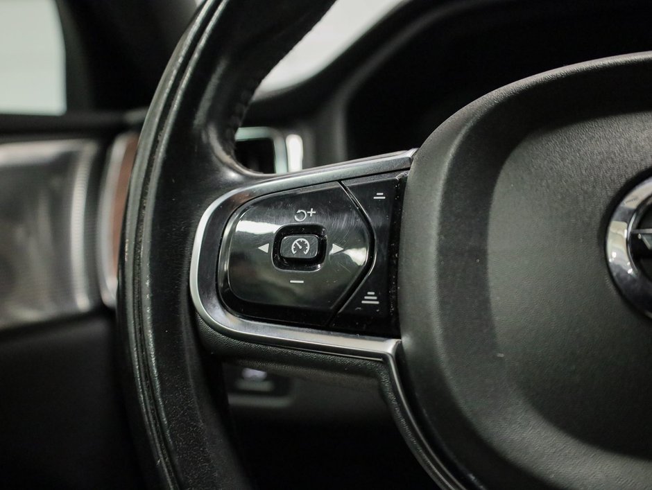 2022 Volvo XC60 B6 AWD Inscription-19