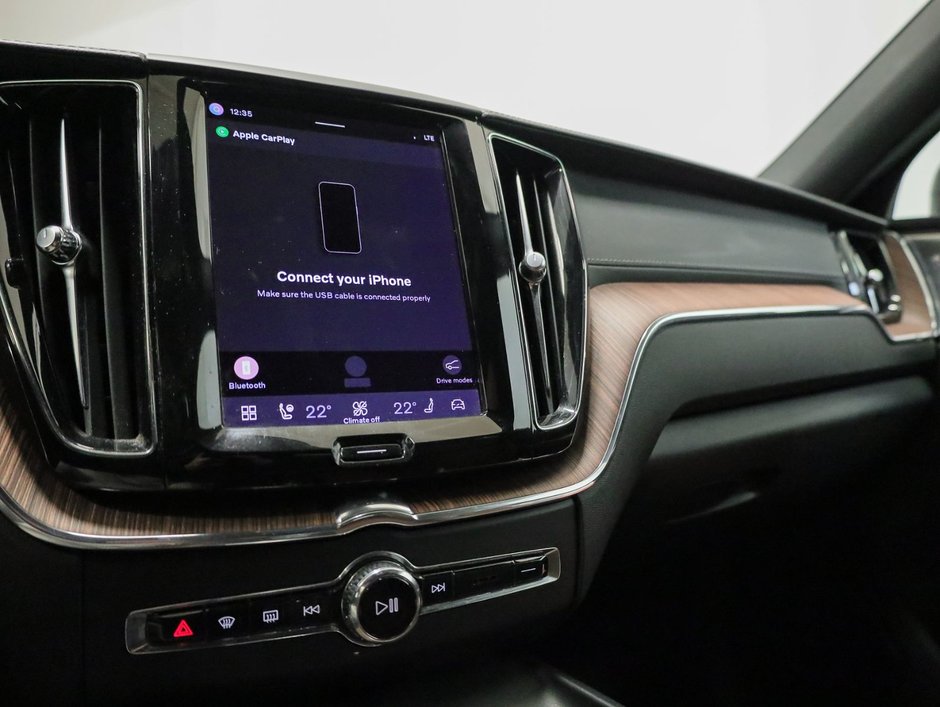 2022 Volvo XC60 B6 AWD Inscription-12