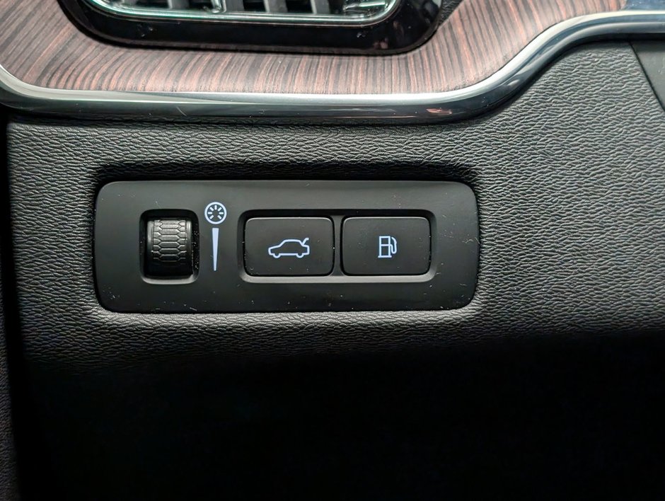 2022 Volvo XC60 Recharge Inscription Expression-21