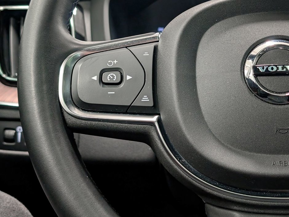 2022 Volvo XC60 Recharge Inscription Expression-19