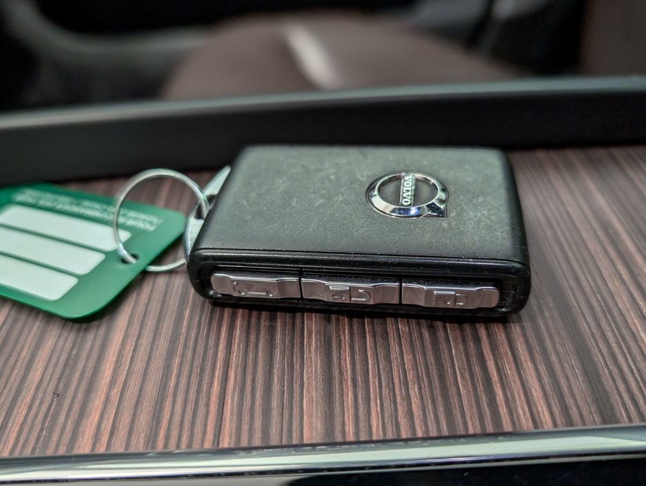 2022 Volvo XC60 Recharge Inscription Expression-25