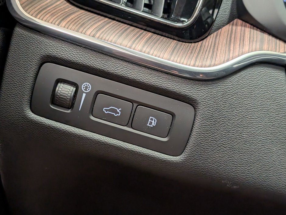 Volvo XC60 Recharge Inscription Expression 2022-19