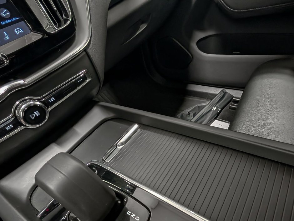 Volvo XC60 B5 AWD Momentum 2022-11
