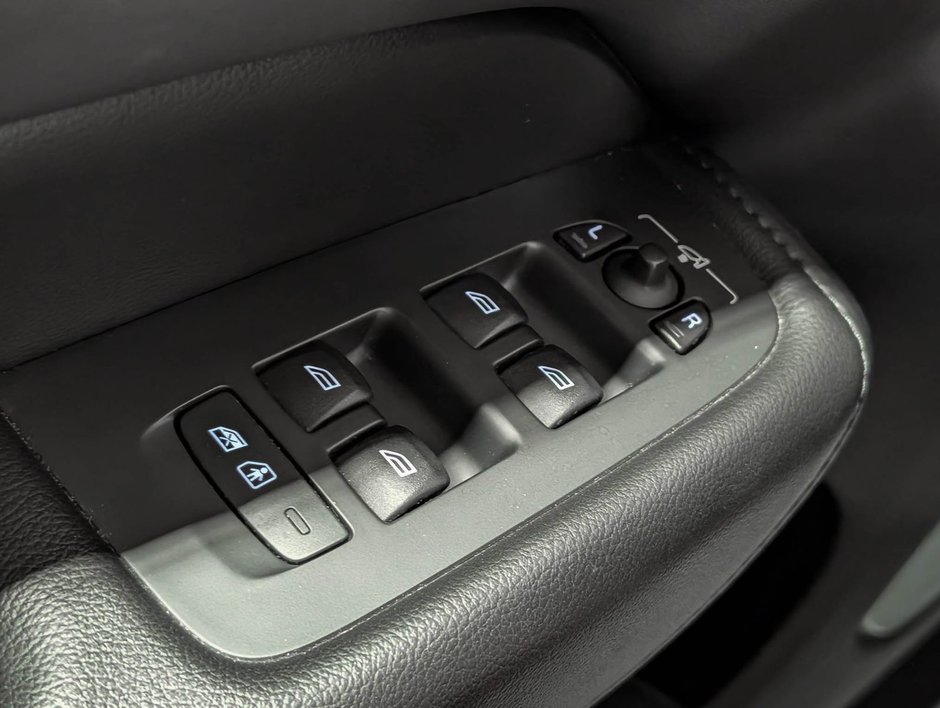 Volvo XC60 B5 AWD Momentum 2022-22