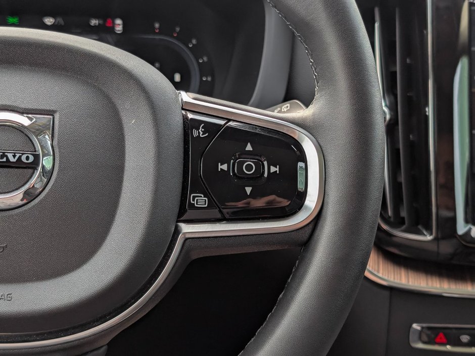 Volvo XC60 B6 AWD Plus - Bright 2023-19
