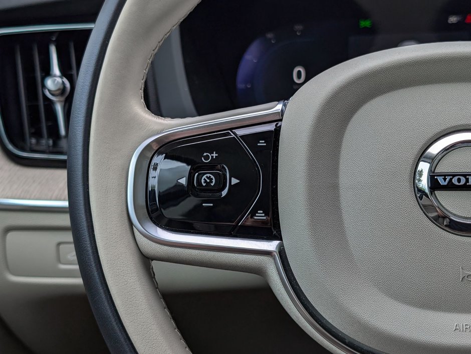 Volvo XC60 B6 AWD Plus - Bright 2023-22