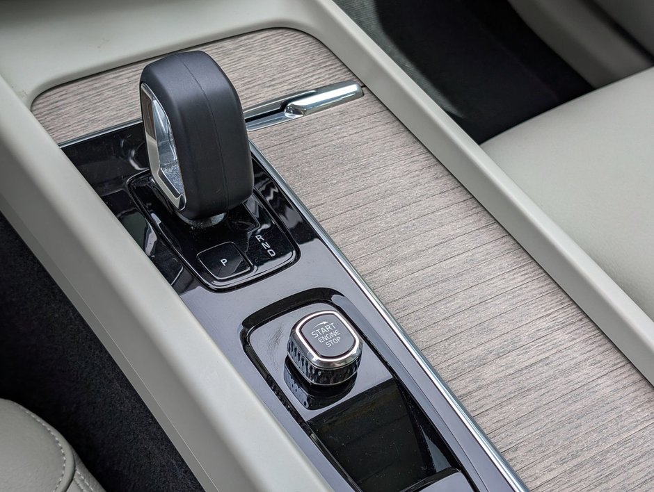 Volvo XC60 B6 AWD Plus - Bright 2023-19
