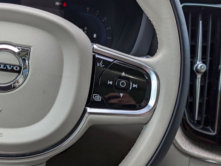 Volvo XC60 B6 AWD Plus - Bright 2023-21