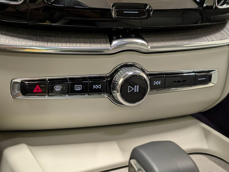 Volvo XC60 B6 AWD Plus - Bright 2023-15