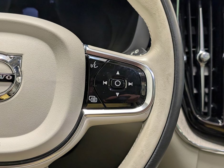 Volvo XC60 B6 AWD Plus - Bright 2023-17