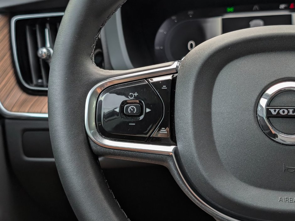 Volvo XC60 B6 AWD Plus - Bright 2023-19