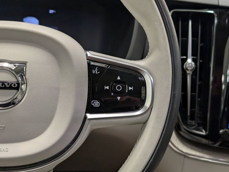 Volvo XC60 B6 AWD Plus - Bright 2023-19