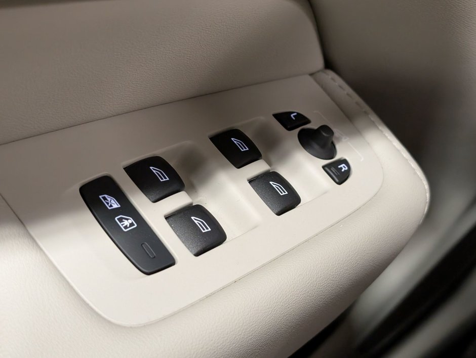 Volvo XC60 B6 AWD Plus - Dark 2023-22