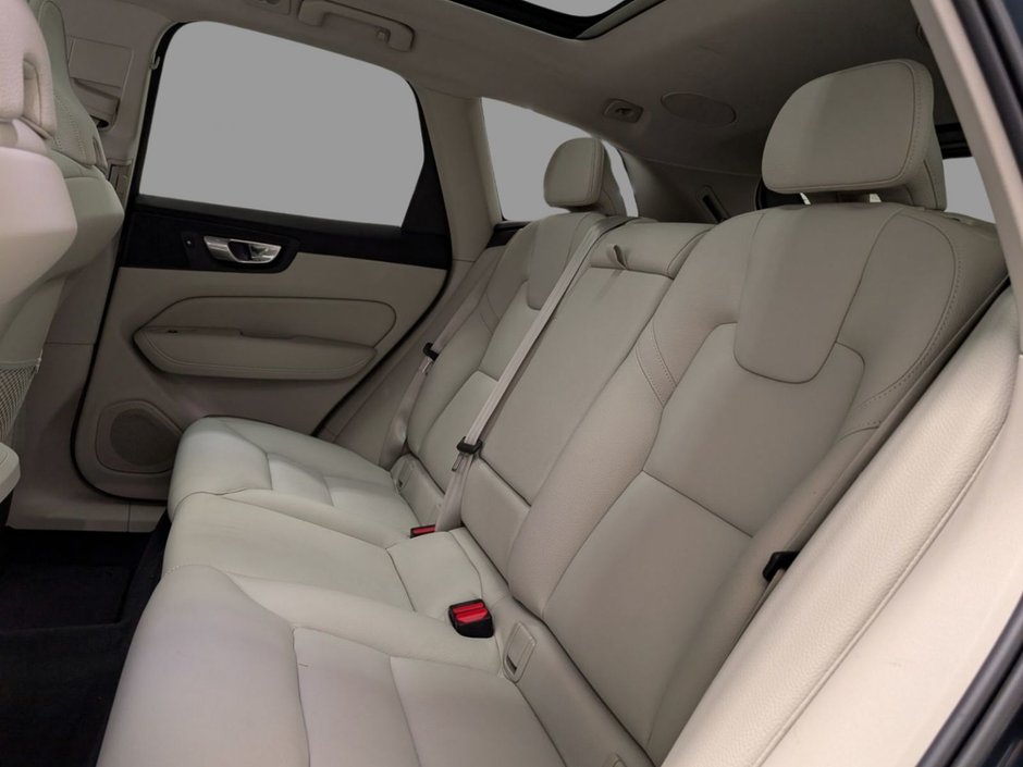 Volvo XC60 B6 AWD Plus - Dark 2023-10