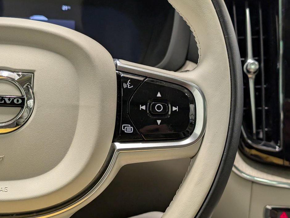 Volvo XC60 B6 AWD Plus - Dark 2023-20