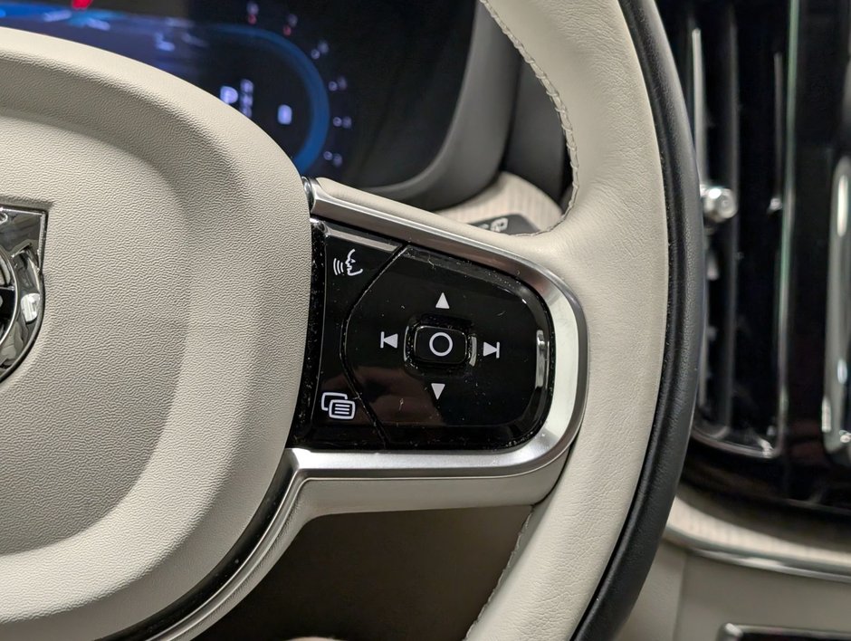 Volvo XC60 B6 AWD Plus - Bright 2023-19