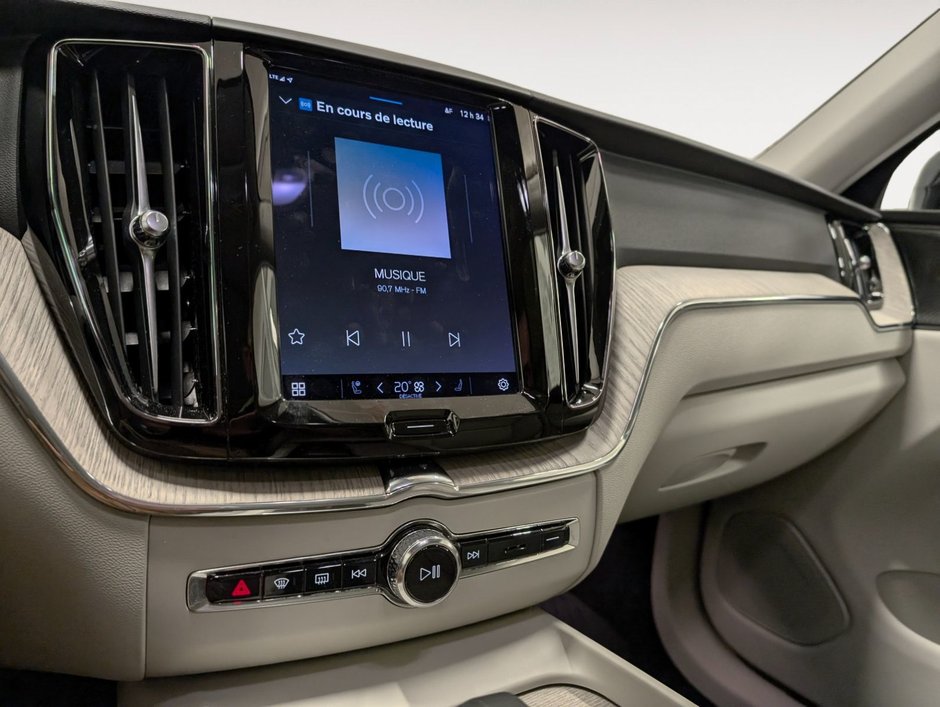 Volvo XC60 B6 AWD Plus - Bright 2023-15