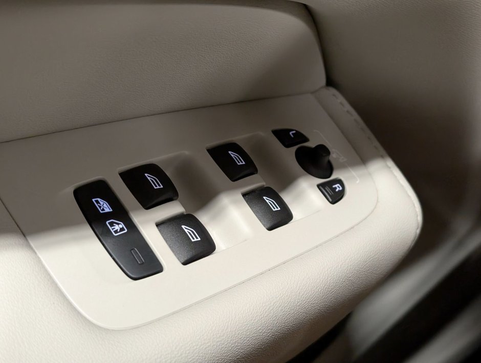 Volvo XC60 B6 AWD Plus - Bright 2023-21
