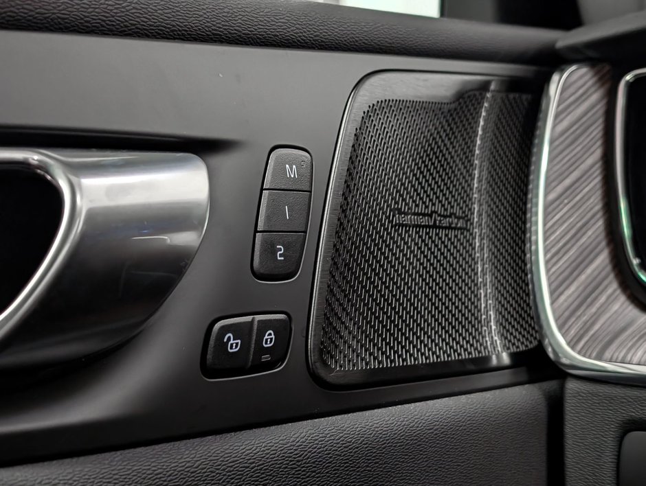 Volvo XC60 B6 AWD Plus - Bright 2023-22