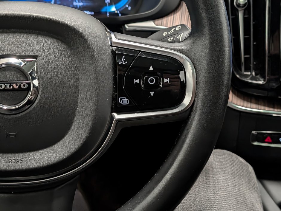 Volvo XC60 B6 AWD Plus - Bright 2023-19