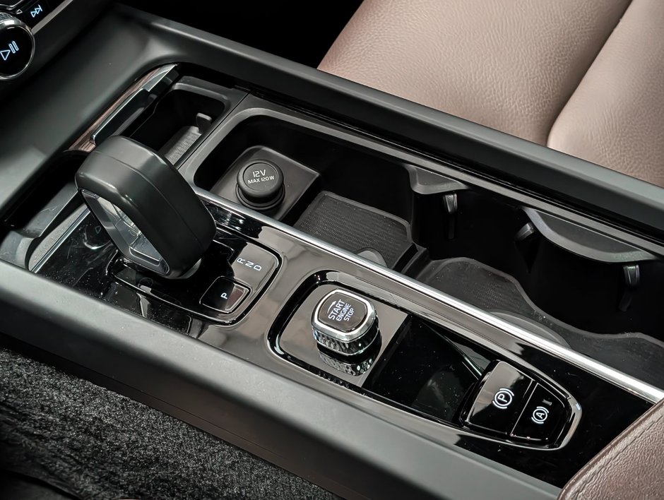 Volvo XC60 B6 AWD Plus - Bright 2023-18