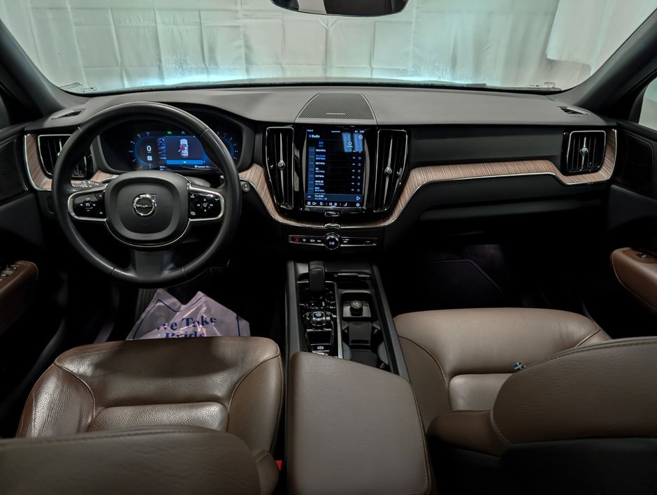 Volvo XC60 B6 AWD Plus - Bright 2023-12