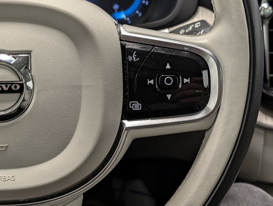 Volvo XC60 B6 AWD Plus - Bright 2023-18