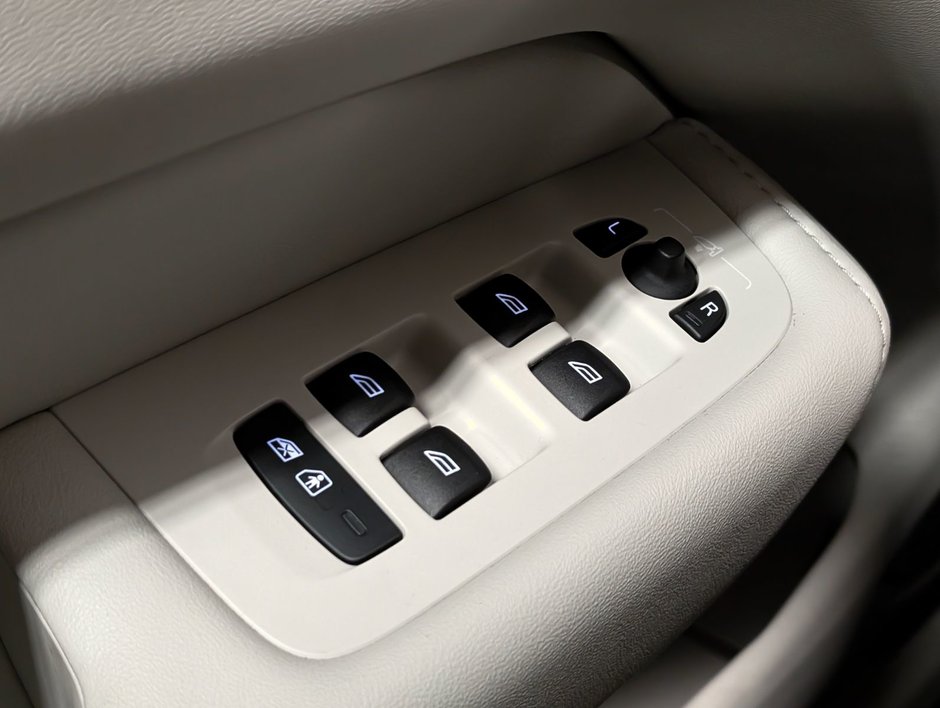 Volvo XC60 B6 AWD Plus - Bright 2023-22