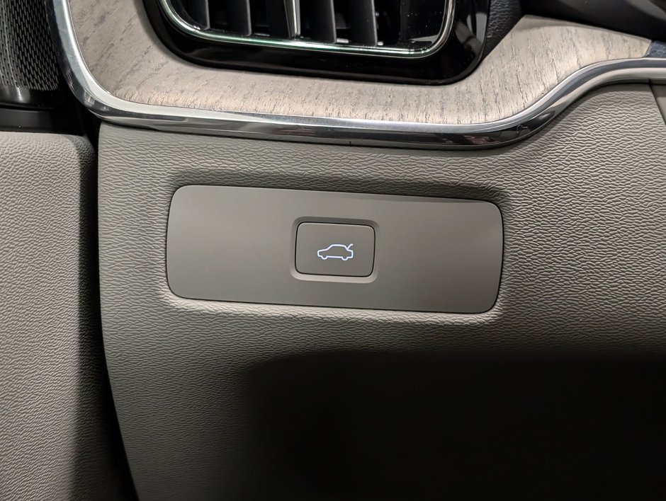 Volvo XC60 B6 AWD Plus - Bright 2023-21