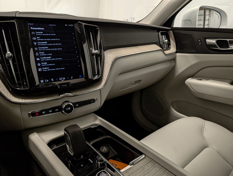 Volvo XC60 B6 AWD Plus - Bright 2023-13