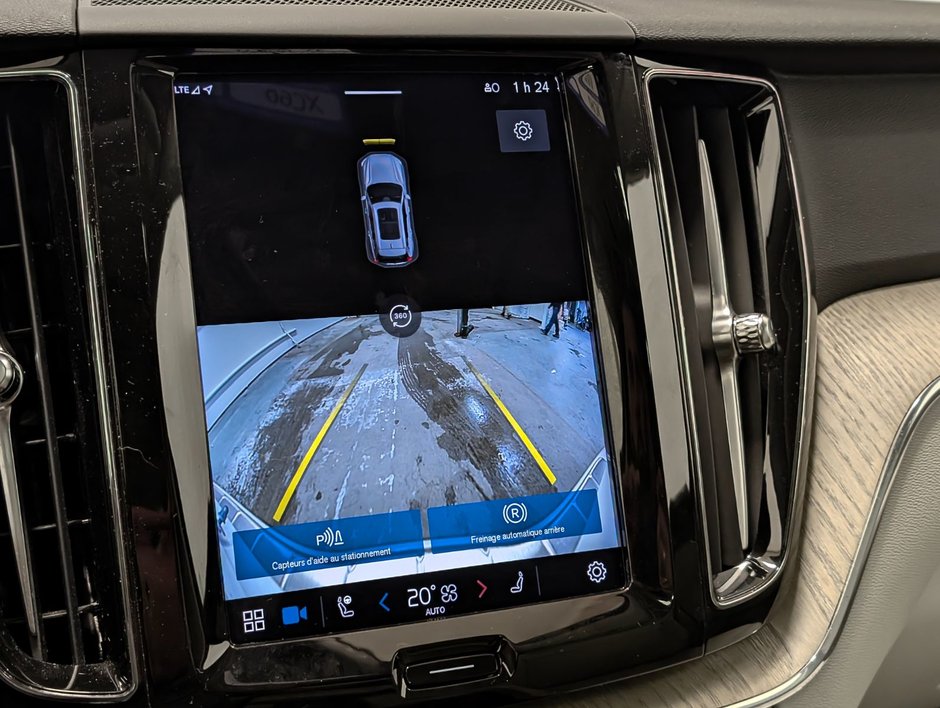 Volvo XC60 B6 AWD Plus - Bright 2023-14