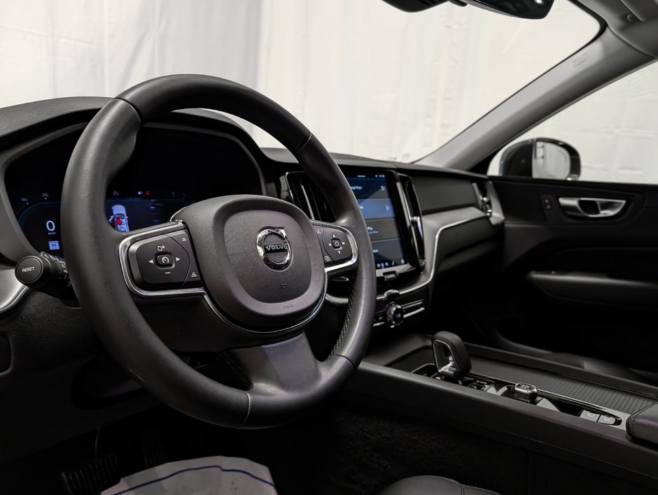 2023 Volvo XC60 B6 AWD Core - Base-7
