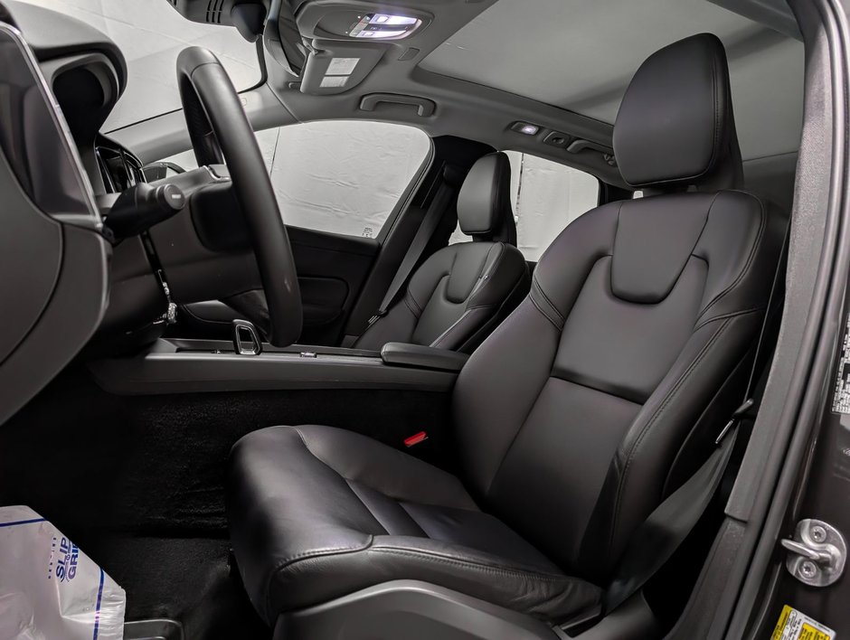 2023 Volvo XC60 B6 AWD Core - Base-8