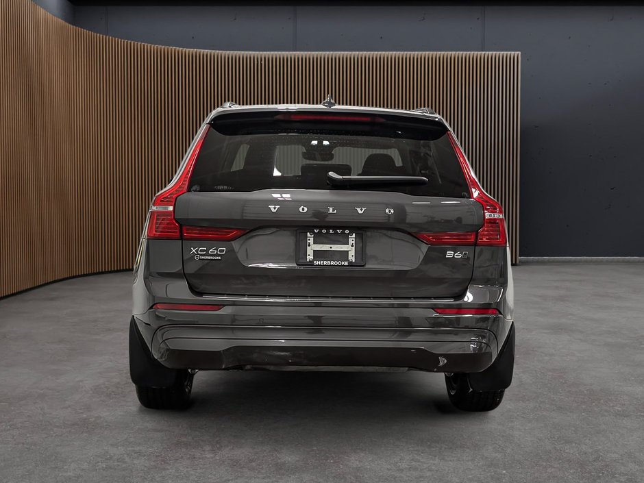 2023 Volvo XC60 B6 AWD Core - Base-4