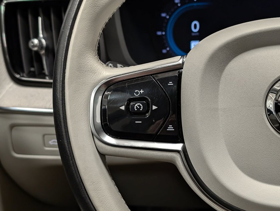 Volvo XC60 B6 AWD Plus - Dark 2023-21