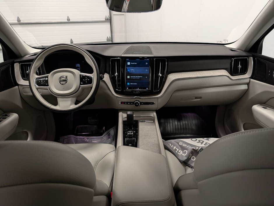 Volvo XC60 B6 AWD Plus - Dark 2023-12