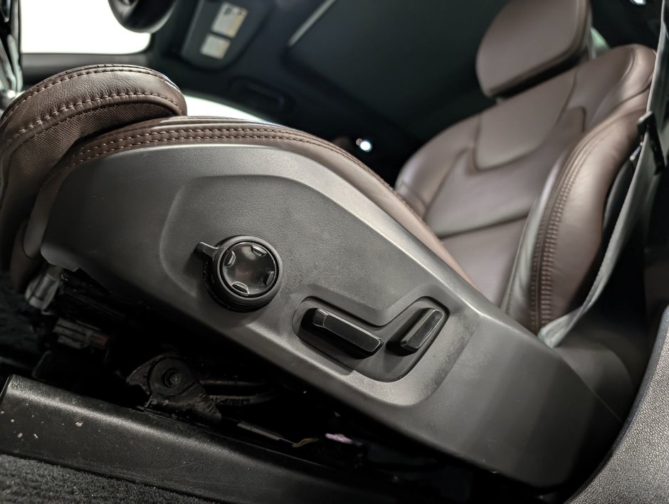 2023 Volvo XC60 Recharge Ultimate - Bright-9