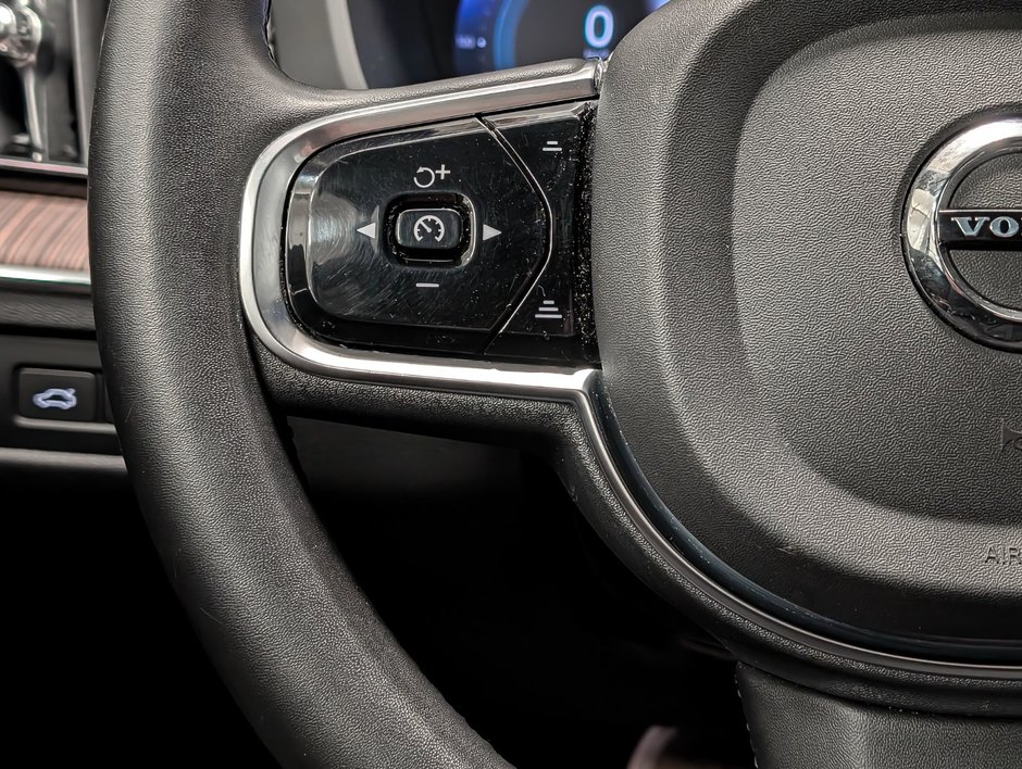 2023 Volvo XC60 Recharge Ultimate - Bright-18