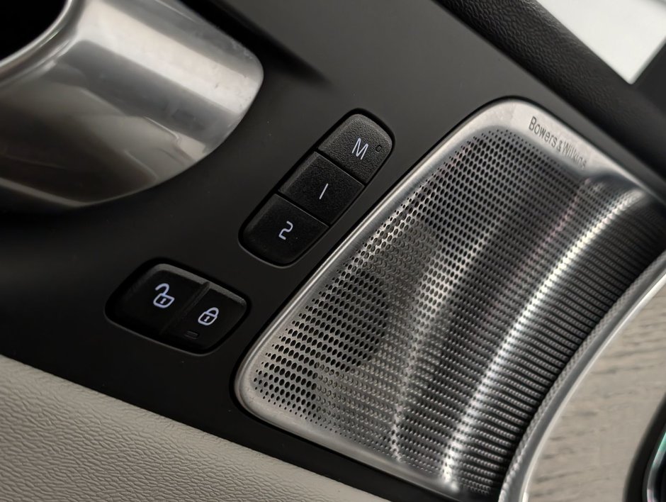 2023 Volvo XC60 B6 AWD Ultimate - Bright-19
