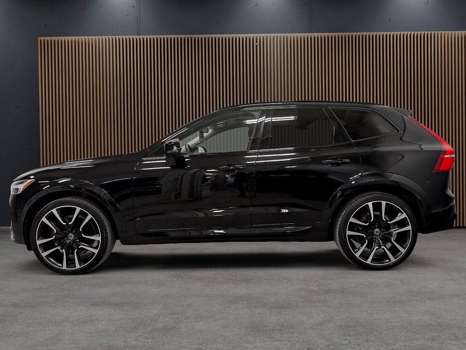 2023 Volvo XC60 B6 AWD Ultimate - Dark-1
