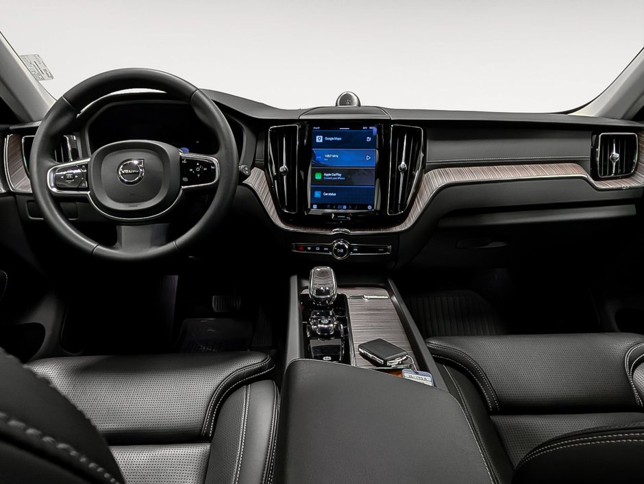 2023 Volvo XC60 B6 AWD Ultimate - Dark-12