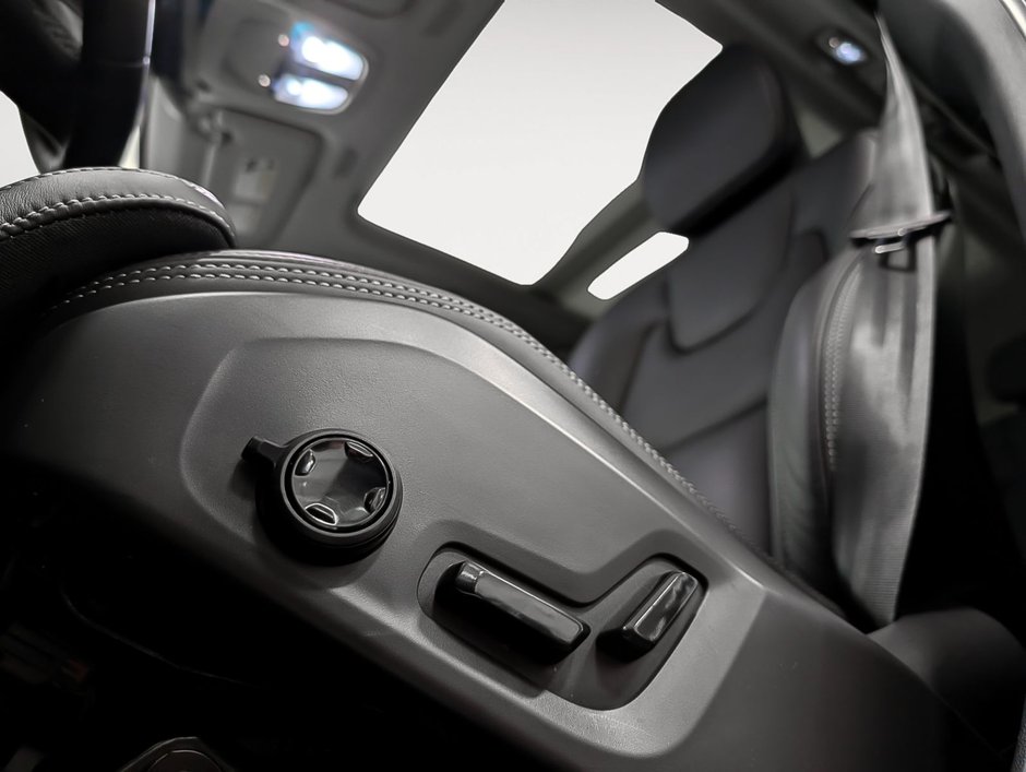 2023 Volvo XC60 B6 AWD Ultimate - Dark-9