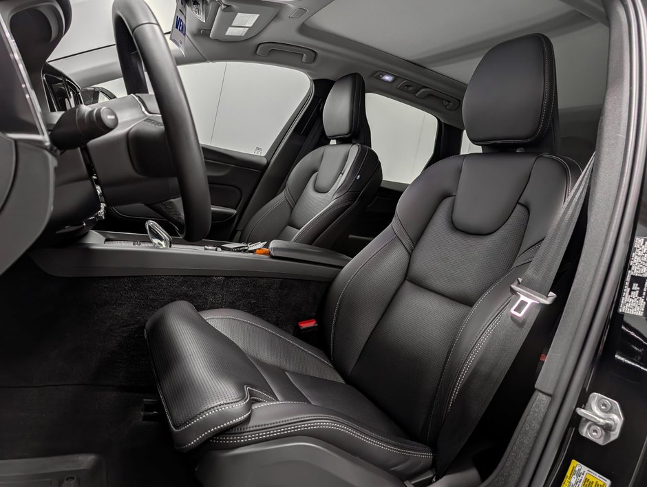 2023 Volvo XC60 B6 AWD Ultimate - Dark-7