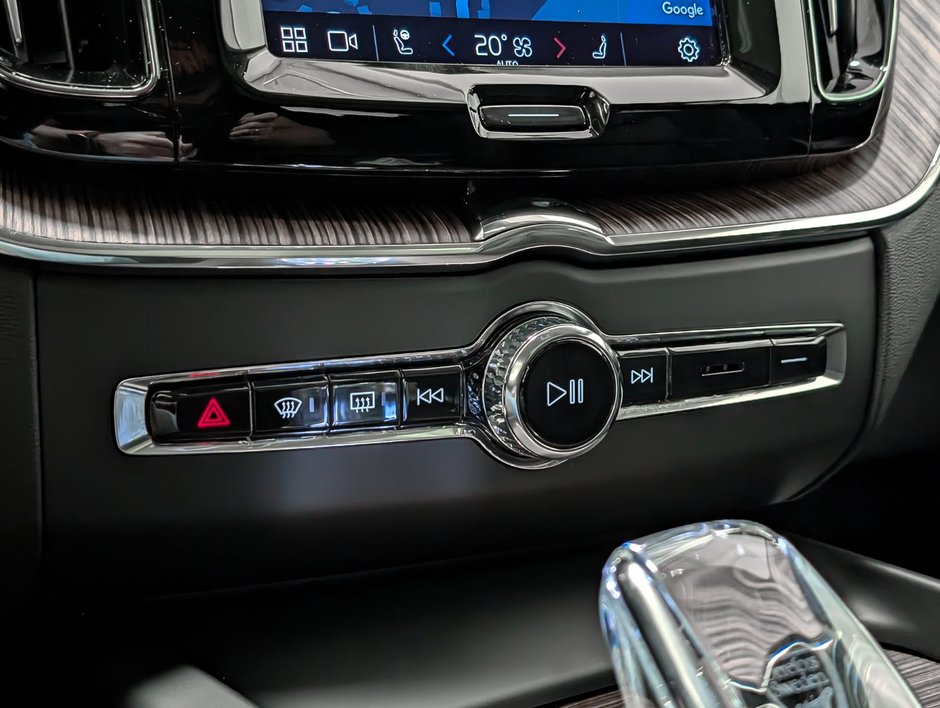 2023 Volvo XC60 B6 AWD Ultimate - Dark-16