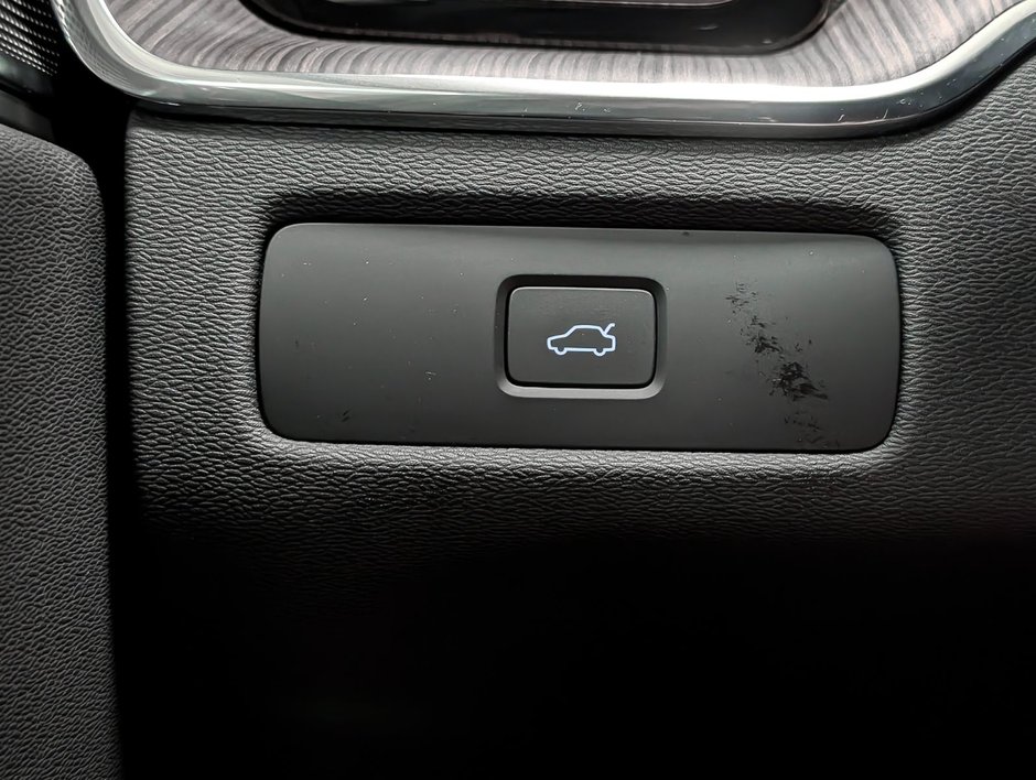 2023 Volvo XC60 B6 AWD Ultimate - Dark-21